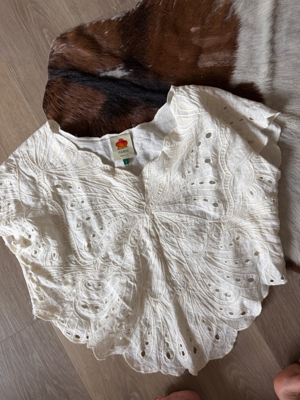 FARM RIO linen eyelet top✨